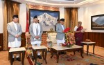 नवनियुक्त प्रधानमन्त्री कार्कीले लिइन् शपथ