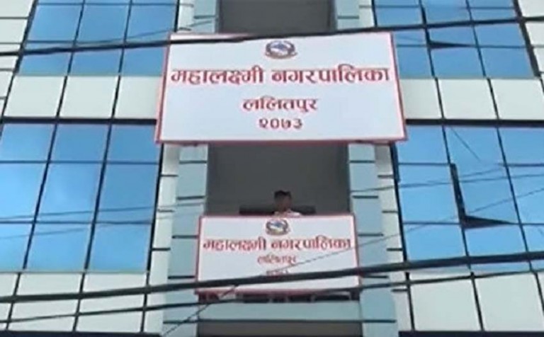 महालक्ष्मीले किसानलाई दियो २४ लाख