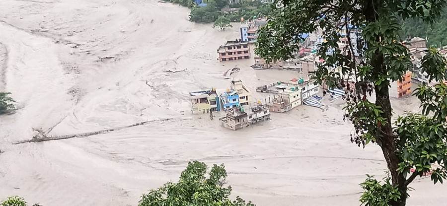 झापाका कैदीबन्दीले पठाए सिन्धुपाल्चोकका बाढी पीडितलाई नगद राहत