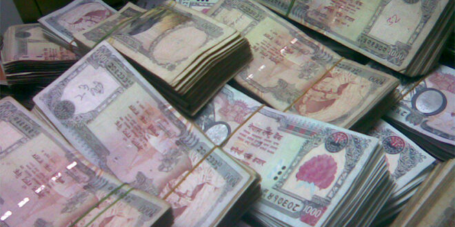 सुत्केरी अस्पतालमा बन्धकः श्रीमान् पैसाको खोजीमा भौँतारिँदै