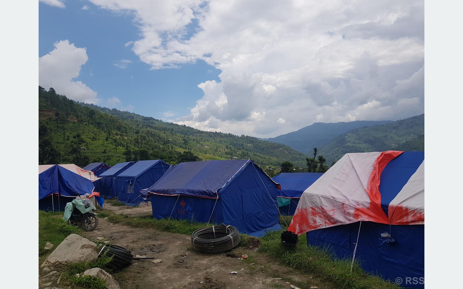 बाढी प्रभावितलाई अस्थायी आवास निर्माण शुरु