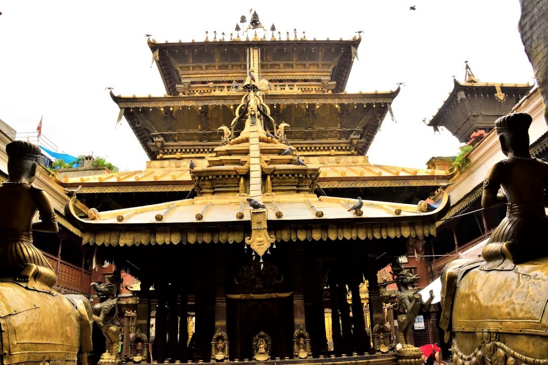 हीरण्यवर्ण महाविहारभित्रका धार्मिक छाना जीर्णाेद्धार गरिने