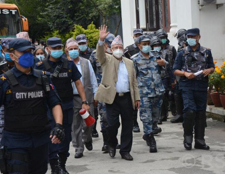 नेपालसहितका नेता निर्वाचन आयोगमा