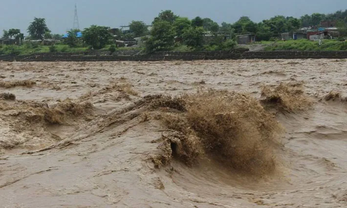 बाढीले बगाउँदा मलामीको मृत्यु