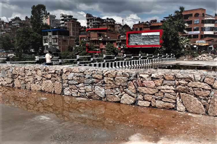 सम्पन्न भएको तीन वर्ष हुँदा पनि सञ्चालनमा आएन टेकु पुल