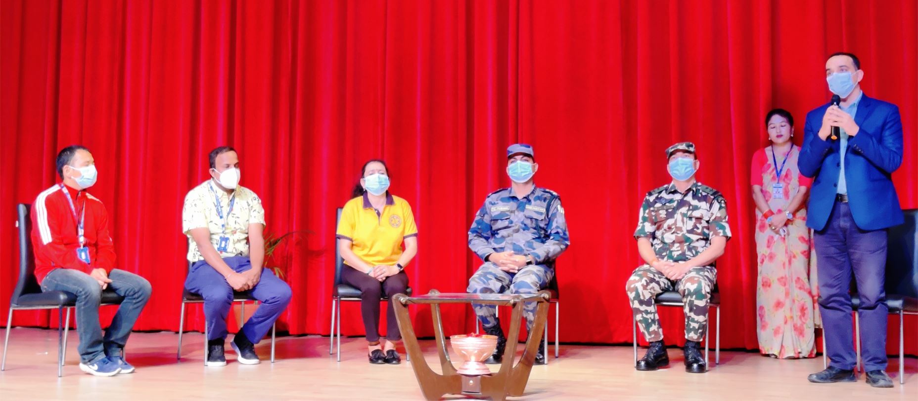 स्वास्थ्यकर्मी तथा बिभिन्न स्वास्थ्य संस्थालाई मिल्सबेरी स्कुलद्धारा सम्मान