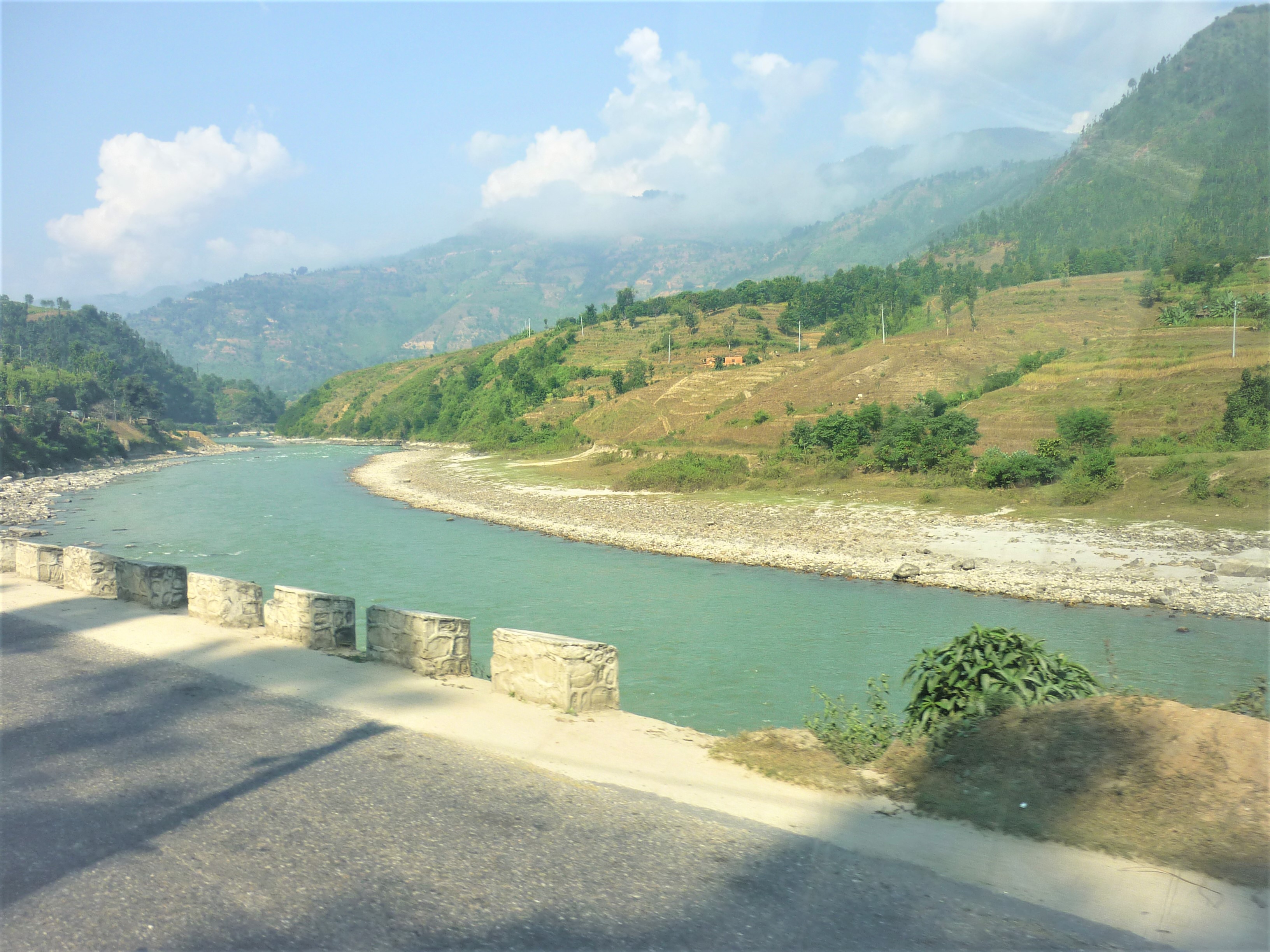 त्रिशूलीमा कार खस्दा तीन बेपत्ता, एक घाइते