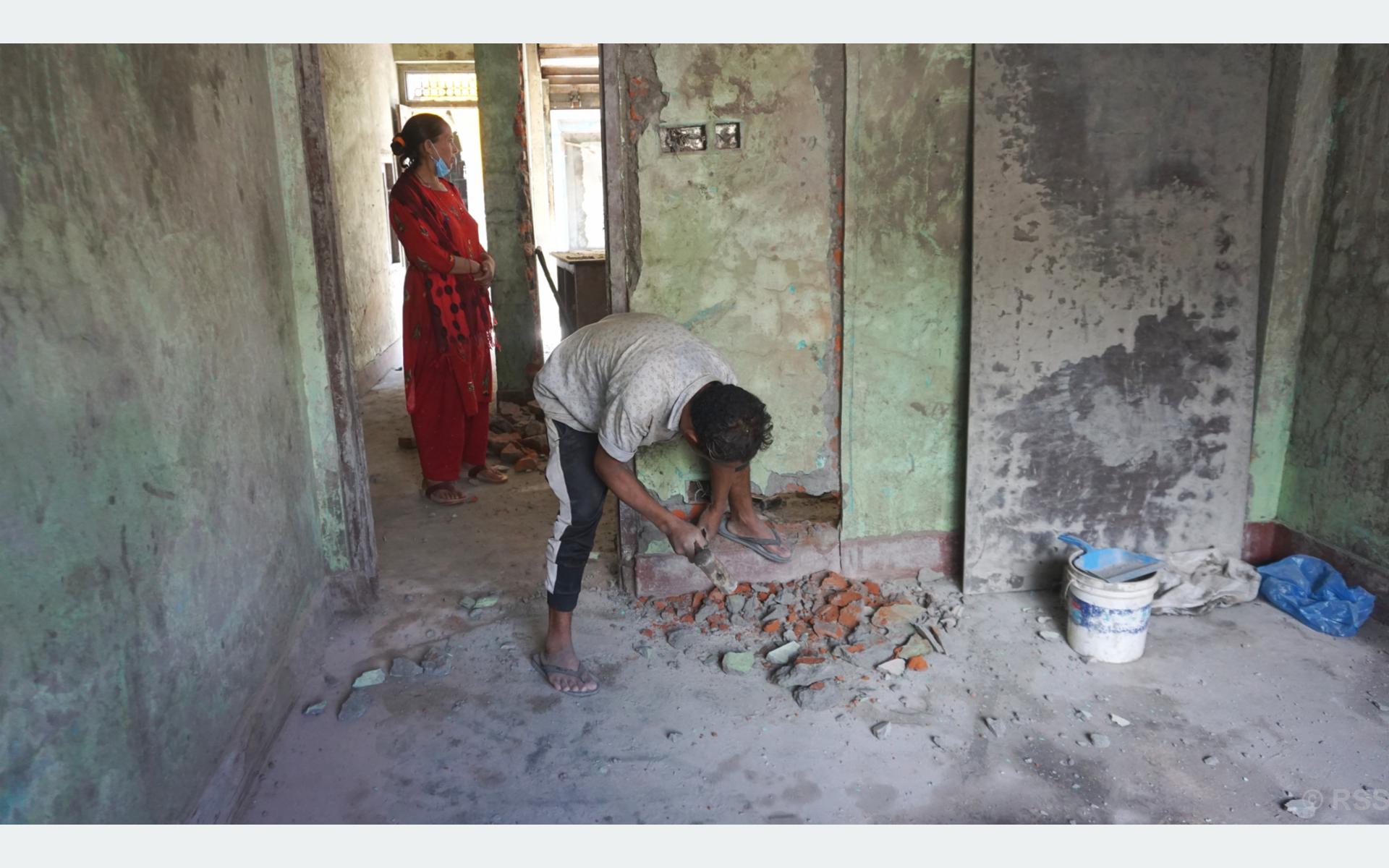 बगरबाट घर खोतलेर बस्न थाले मेलम्चीवासी