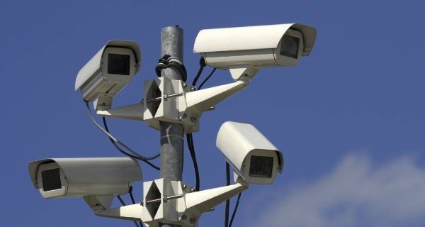 व्यासका स्थानीयले सिसी क्यामरा जडान गर्न खेले देउसीभैलो