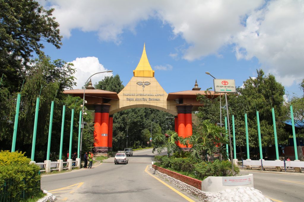 आन्तरिक यात्रुलाई गोल्डेन गेटबाटै निःशुल्क बस सेवा सुरु
