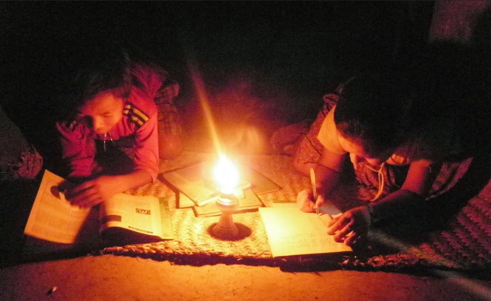 कर्णालीका नागरिक टुकी र सौर्य ऊर्जाका भरमा