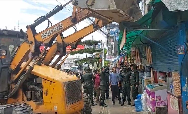 आज महानगरको डोजर नयाँ बानेश्वर क्षेत्रमा