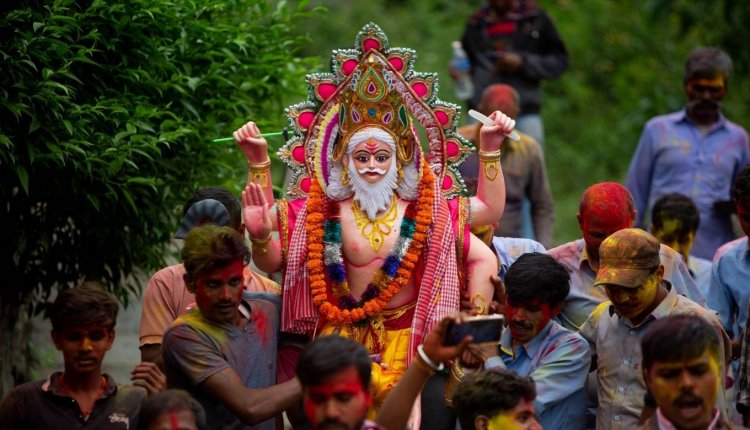आज विश्वकर्मा पूजा एवं वास्तु दिवस मनाइँदै