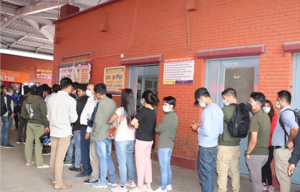 दुई दिनमा १५ हजारले काटे दसैंमा घर जान बसको टिकट