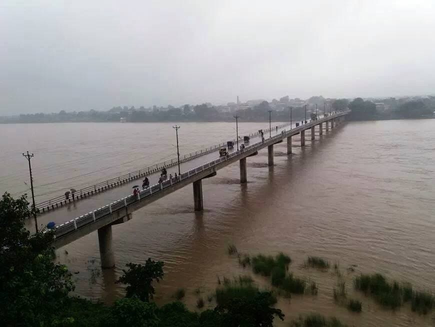 नारायणीमा पानीको बहाव यस वर्षकै उच्च, सतर्क रहन निर्देशन