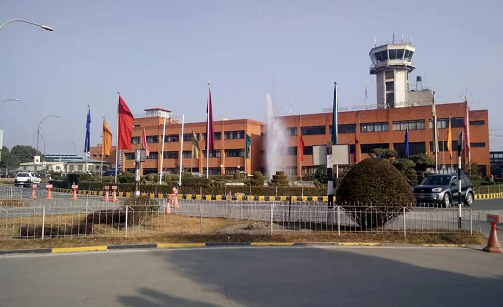 भन्सार छली ल्याउँदै गरेको सुन जस्तो देखिने पहेलो धातु सहित पक्राउ 