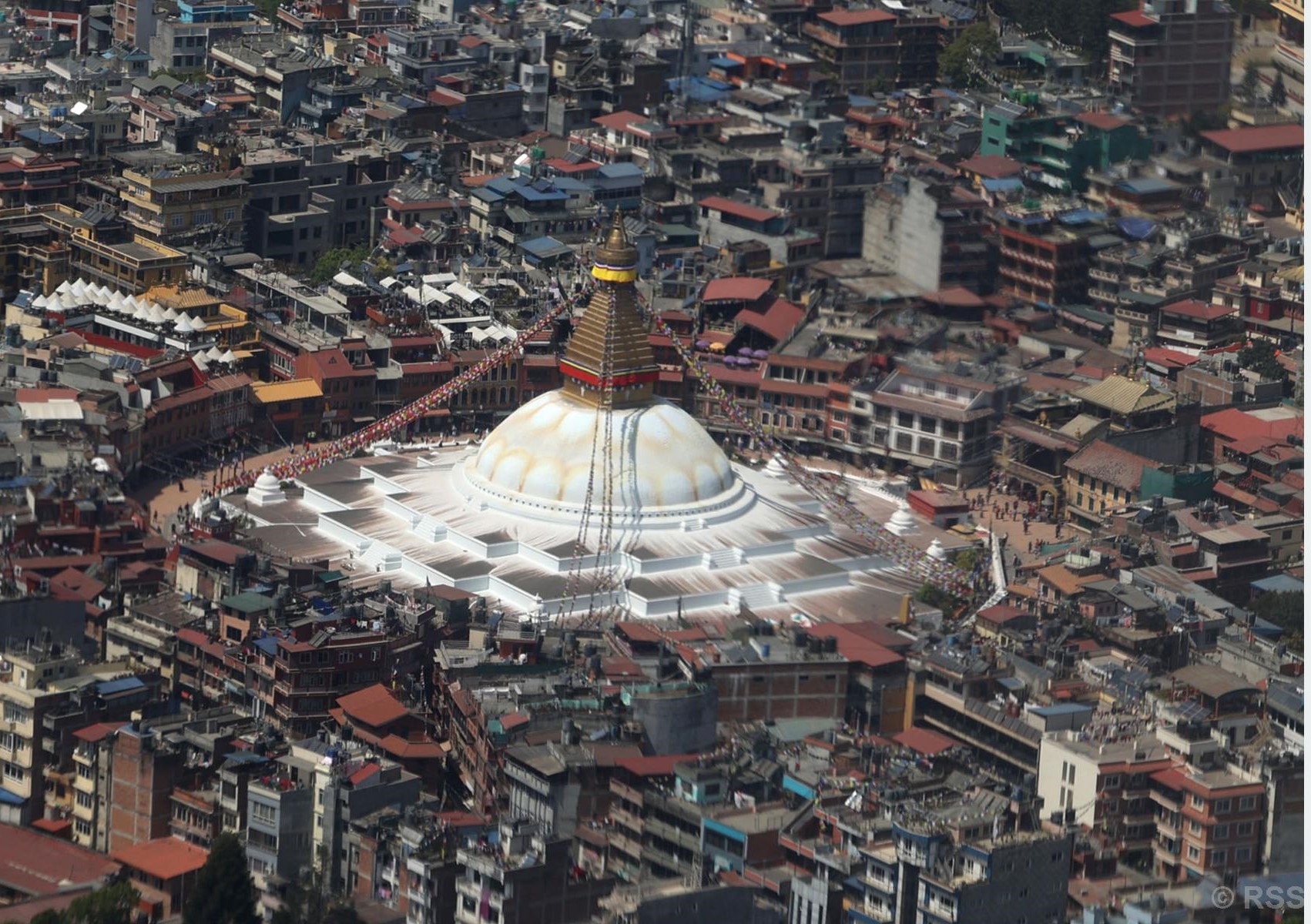 हवाईजहाजबाट देखिएको बौद्ध स्तूपा