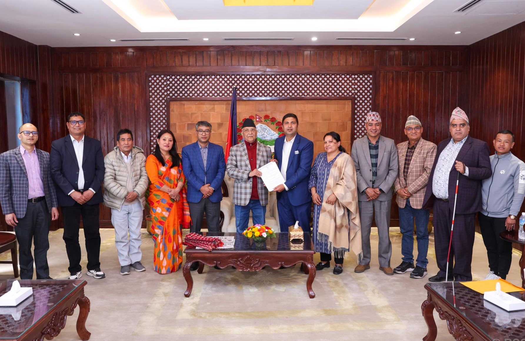 प्रधानमन्त्रीलाई गैसस महासङ्घको घोषणापत्र हस्तान्तरण