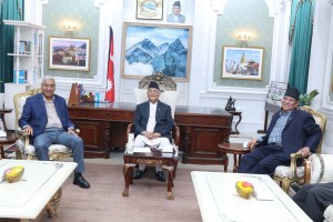 संसद्को गतिरोध अन्त्यका लागि मुख्य तीन दलबीच छलफल हुँदै