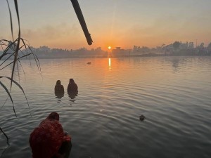 उदाउँदो सूर्यलाई अर्घ्य दिएसँगै छठपूजा सम्पन्न