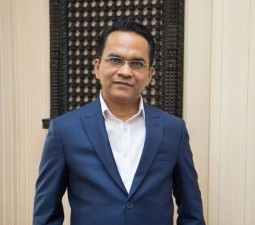 गभर्नर पौडेलविरुद्ध सर्वोच्च अदालतमा रिट निवेदन दायर