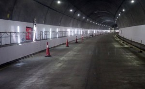 दशैंमा सार्वजनिक यातायातका लागि नागढुङ्गा-सिस्नेरी सुरुङ प्रयोग गर्न सरकारले दियाे अनुमति