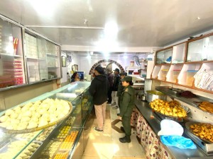 पद्मकन्या कलेजको क्यान्टिन र छात्राबासको भोजन गृहमा महानगरपालिका र खाद्य विभागको संयुक्त अनुगमन