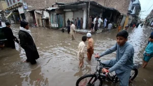 अफगानिस्तानमा उच्च वर्षापछिको बाढीले ७० विद्यालय तथा मदरसा क्षतिग्रस्त
