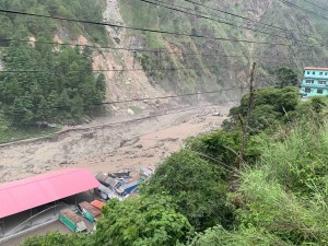 रसुवाको भोटेकोशी नदीमा आएको बाढीमा फसेका नौ जनाको उद्धार, १८ जना बेपत्ता