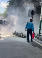 काठमाडौंमा गुडिरहेको इलेक्ट्रिक स्कुटरमा आगलागी