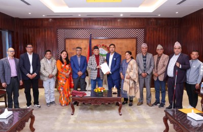 प्रधानमन्त्रीलाई गैसस महासङ्घको घोषणापत्र हस्तान्तरण
