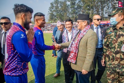 नेपाल-यूएईबीचको क्रिकेट हेर्न प्रधानमन्त्री प्रचण्ड त्रिवि मैदानमा