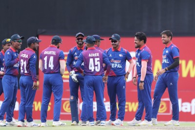 हङकङलाई ८ विकेटले हराउँदै नेपाल प्रिमियर कपको सेमिफाइनलमा