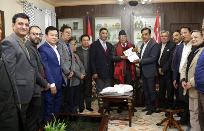 सरकारको मुख्य ध्यान अर्थतन्त्र सुधारमा केन्द्रित छ : प्रधानमन्त्री दाहाल
