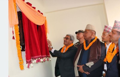 लोकतन्त्र आएपछि केही पनि भएन भन्ने भाष्य निर्माण गर्ने प्रयास भइरहेको छ : गृहमन्त्री लेखक