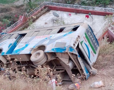 अर्घाखाँचीमा बस दुर्घटना हुँदा ४ जनाको मृत्यु