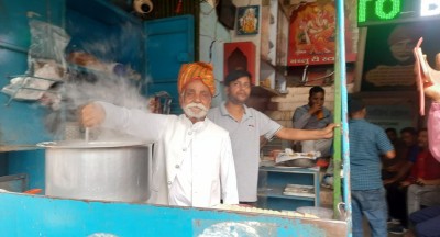 ‘बब्लु टी स्टाल’–जस्को चियाको चुस्की लिन मरिहत्ते गर्छन् पारखीहरु !