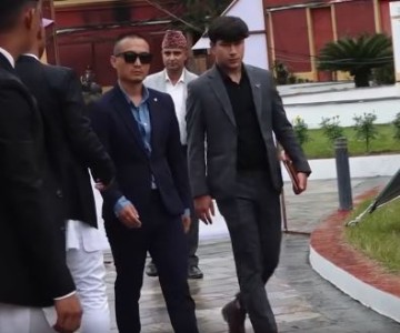 शीतलनिवासमा आयोजित चियापान कार्यक्रममा एकसाथ भेटिए पुराना दलका नेताहरुसँगै जेनजीका अगुवा सुदन गुरूङ पनि