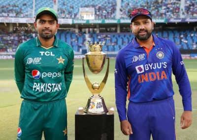 एसिया कप क्रिकेट : पाकिस्तानले टस जित्यो, भारतले पहिला ब्याटिङ गर्दै 