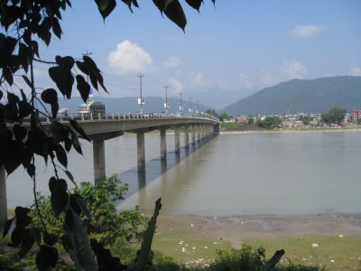 नारायणी नदीमा डुबेर दुई दिदीभाइ बेपत्ता