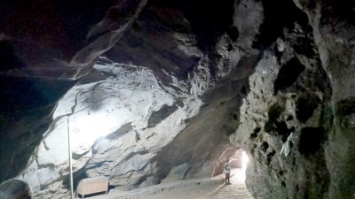 हलेसी गुफा