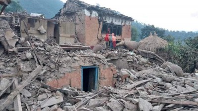 भूकम्पका घाइते भएकालाई हेलिकप्टरबाट उद्धार, डोटीमा उपचार हुँदै