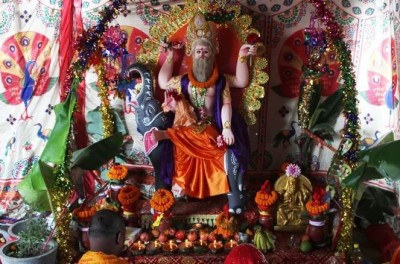 आज विश्वकर्मा पूजा एवं वास्तु दिवस मनाउँदै