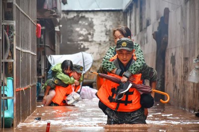 भारी वर्षा र बाढीले चीनमा १५ जनाको मृत्यु