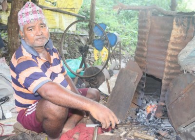 ५१ वर्षीय रामलाल विश्वकर्माले बनाए विद्युतबाट चल्ने स्वचालित घन