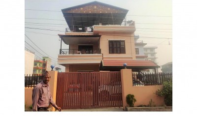 रवि लामिछानेका गाडी चालक घरको तीन तलाबाट खसेको अवस्थामा भेटिए, अवस्था गम्भीर