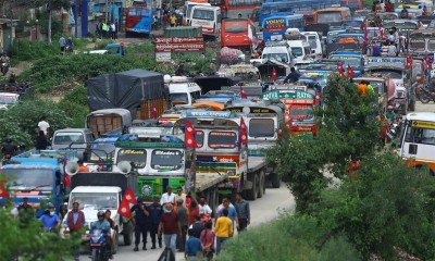 २० वर्ष पुराना गाडी हटाउने निर्णयविरुद्ध ट्याक्सी, ट्रक र ट्यांकर चालकहरुको आज काठमाडौंमा प्रदर्शन