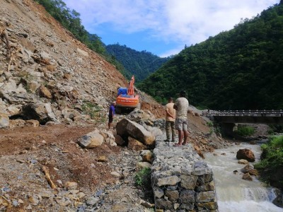 कालीगण्डकी करिडोर पहिरोको कारण अवरुद्ध