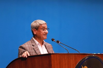पूर्व विशिष्टलाई कानुन बनाएर सेवासुविधा दिन उपयुक्त हुन्छ : गृहमन्त्री लेखक