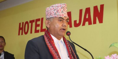 एक करोड २५ लाख रूपैयाँ  घुस लिएको आरोपमा प्रमुख प्रशासकीय अधिकृत पक्राउ